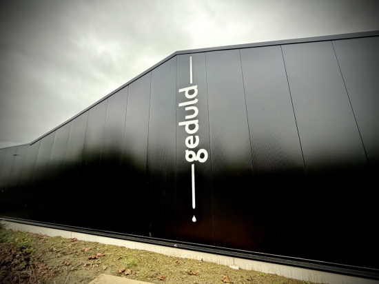 Belettering gebouw